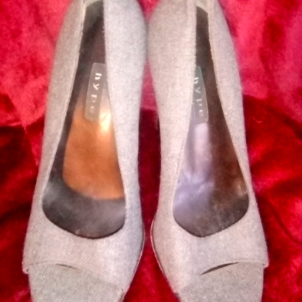 Shade of GREY .By HyPE size 7.5 Heel 👠 and Open Toe